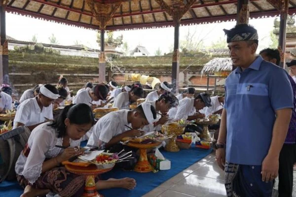 Buka Bulan Bahasa Bali VIII di Jembrana, Wabup Ipat Ajak Generasi Muda Lestarikan Bahasa Ibu