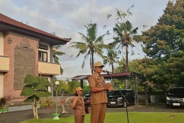 Camat Melaya Pimpin Apel Koordinasi dengan Pemerintahan Desa, Bidang Pendidikan dan Kesehatan.